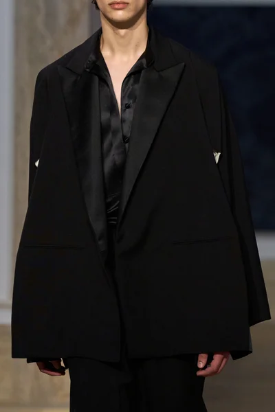 Look 15